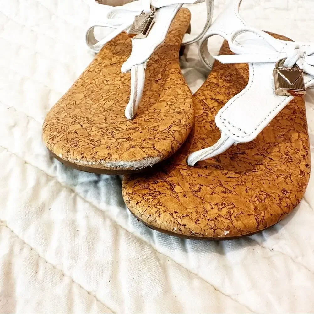 Michael Kors Little Girls White Sandals sz 10 Thong Sandals
